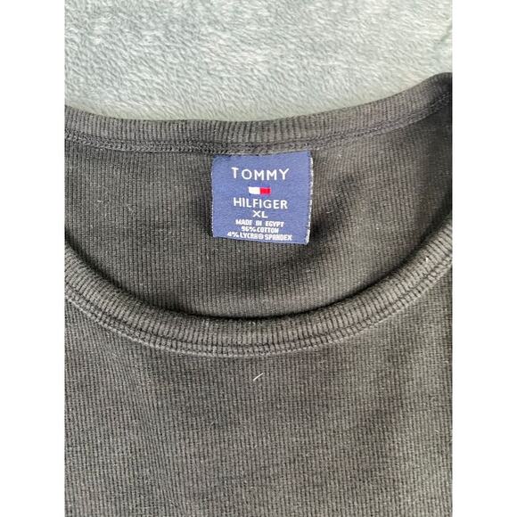 Men's Tommy Hilfiger XL black  Basic Crew T-Shirt - Excellent Condition - Picture 3 of 8